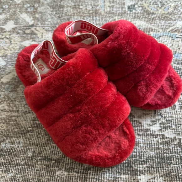 UGG Fuzzy Slippers Yeah Slide Red Slippers - Picture 2 of 7